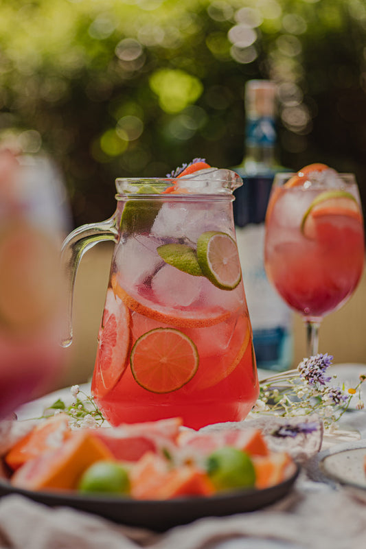 Cóctel LITMÛS spritz con hielo y fruta